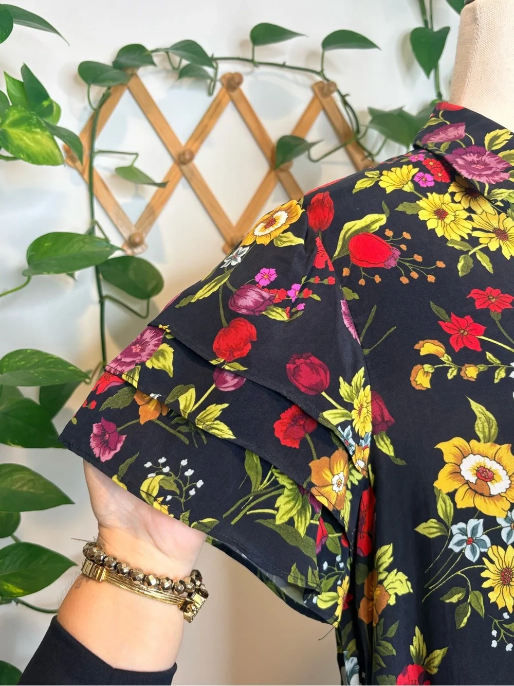 ALICE & OLIVIA Western Floral Silk Dress - Picture 4 of 9